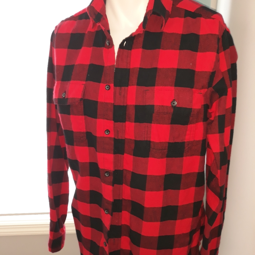 Goodfellow & Co. mens red and black lumberjack plaid cotton shirt. Medium